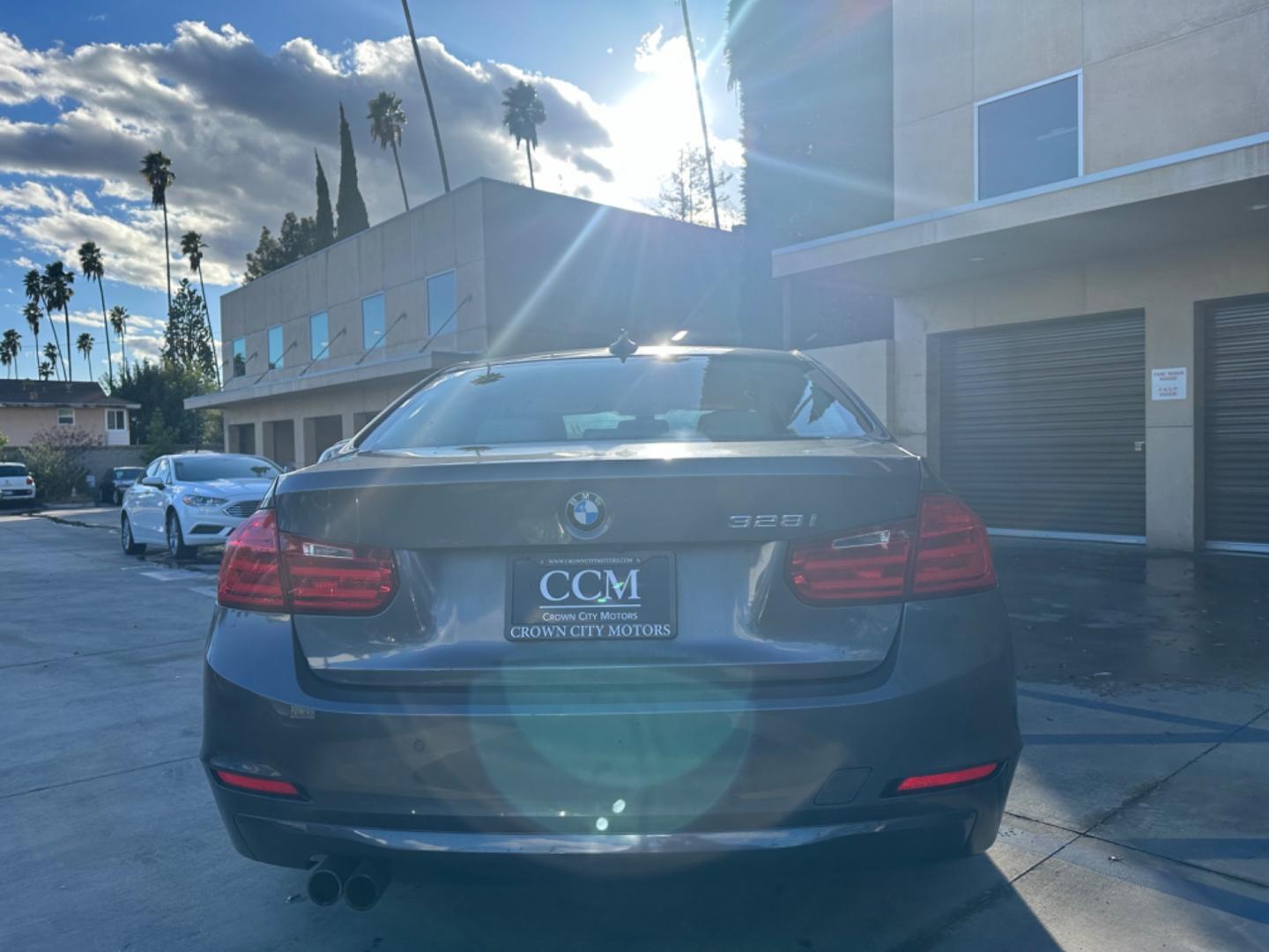 2013 Gray /Black BMW 3-Series (WBA3C1C56DF) with an 4 CYLINDER engine, Automatic transmission, located at 30 S. Berkeley Avenue, Pasadena, CA, 91107, (626) 248-7567, 34.145447, -118.109398 - Elevate Your Drive with the 2013 BMW 328i Sedan - A Gem with low Miles in Pasadena, CA Step into the world of luxury and performance with the 2013 BMW 328i Sedan, now available at our BHPH dealership in Pasadena, CA. With 86,665 miles on the odometer, this vehicle is a testament to BMW's enduring - Photo#3